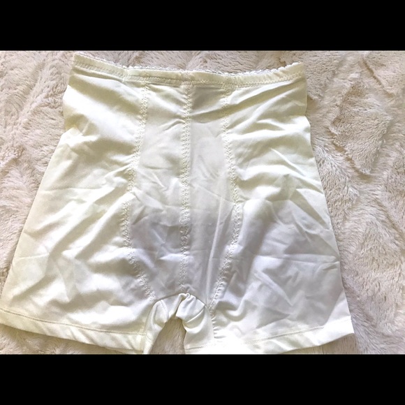 Shape Wear Short - Picture 2 of 2